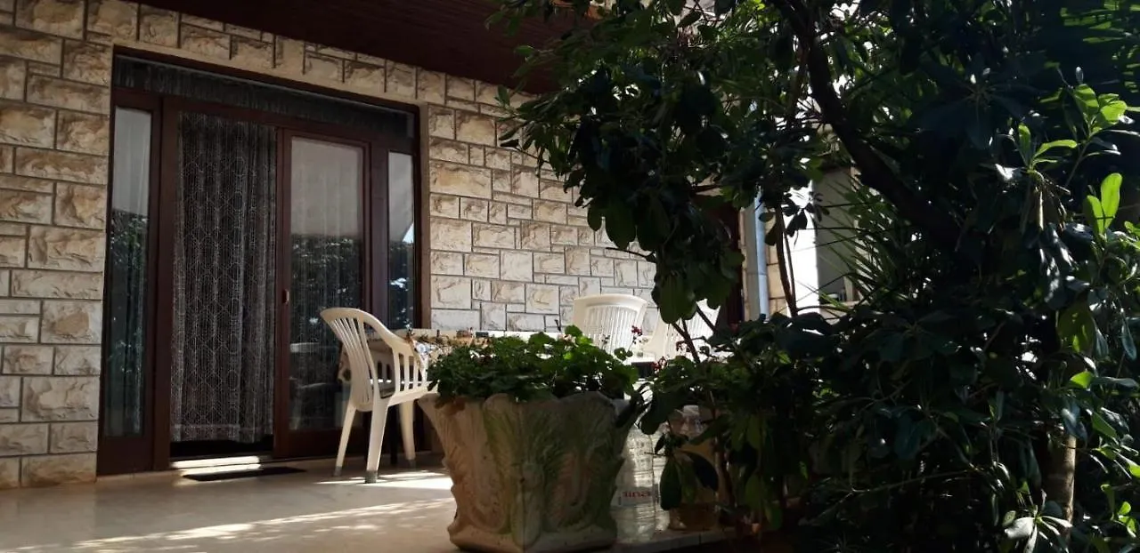 Villa Porecka 브르사르