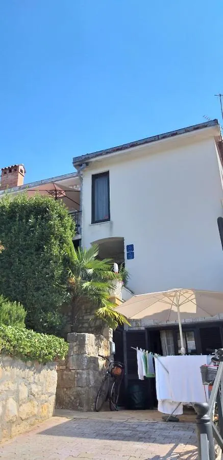 Villa Porecka 브르사르 게스트하우스